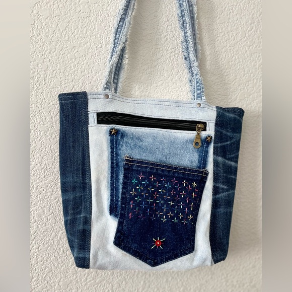 Denim Patchwork & Sachiko hand embroidery, Shoulder Bag - Upcycled Jeans - Picture 9 of 12